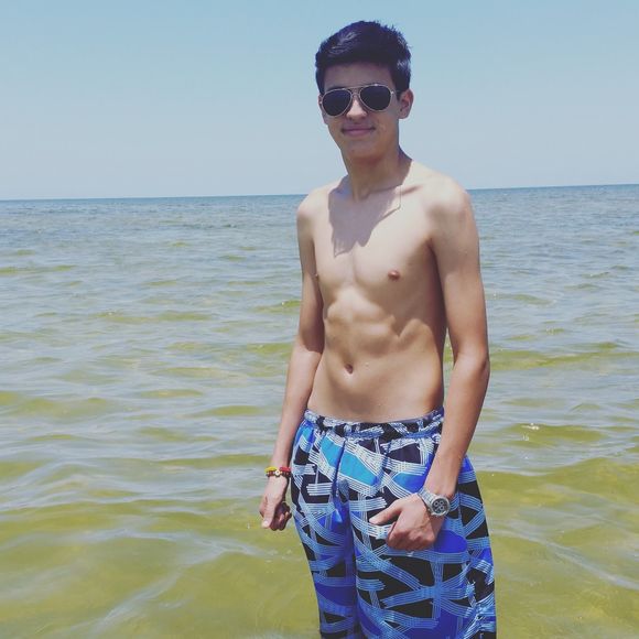 Meet your Posher, Diego - Picture 1 of 1